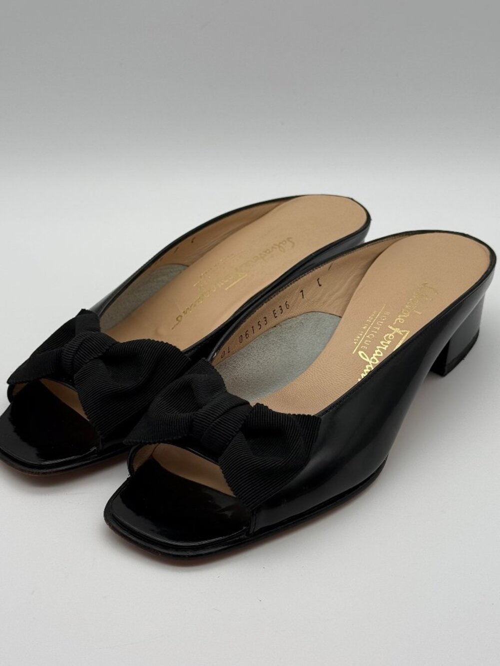 Salvatore Ferragamo Vara Bow Mules Black Patent Leather 7C